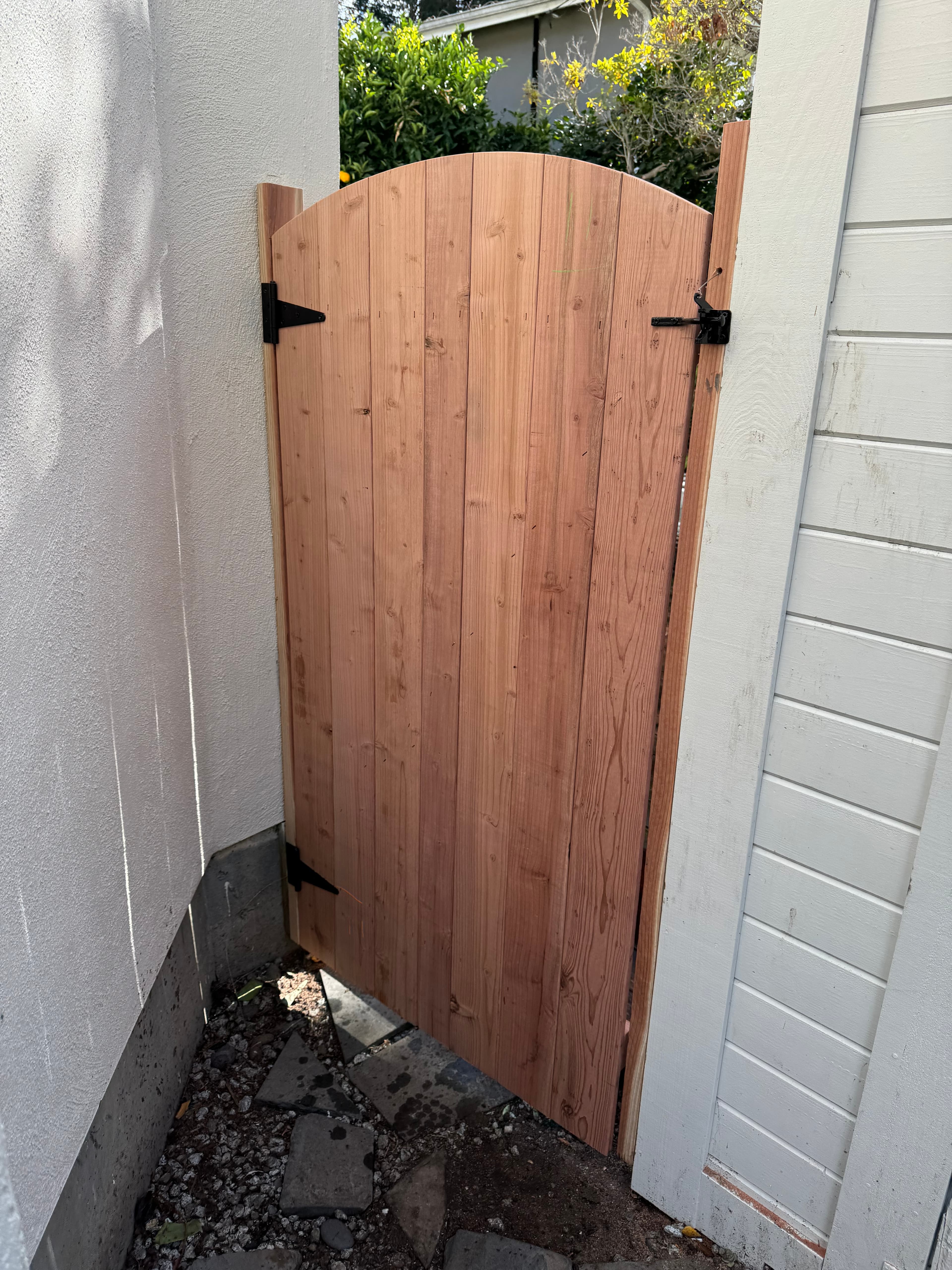 Gate 1x6 S4S Arched Top Front