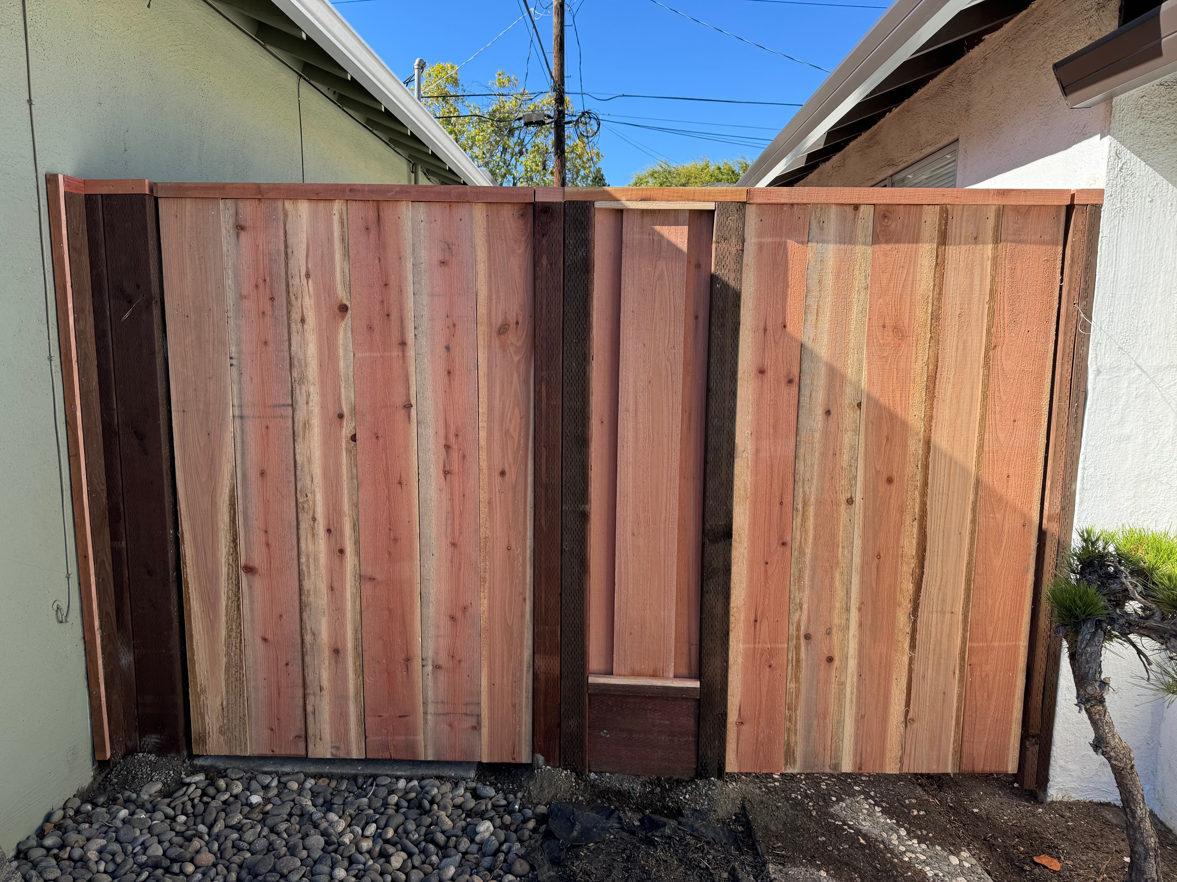 Gate 6' Nail W 2x4 On Top