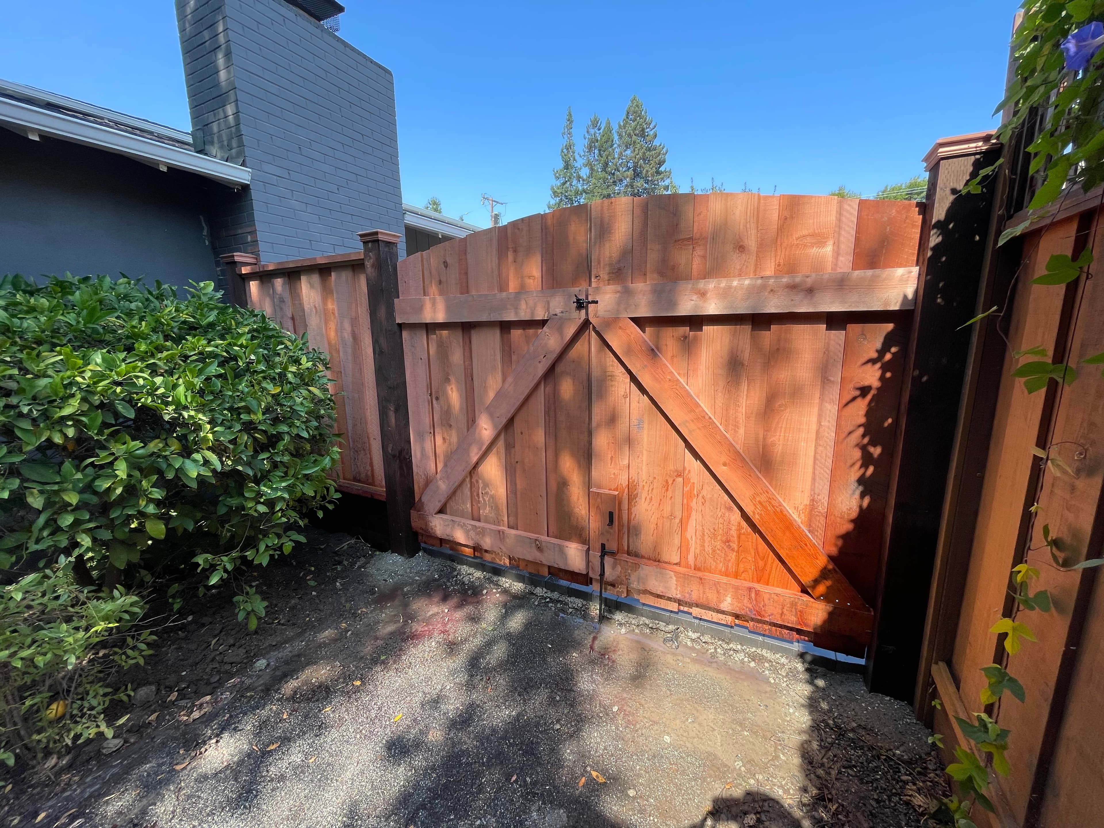 Gate Double 7' Arched 6x6 Post Cap Rear