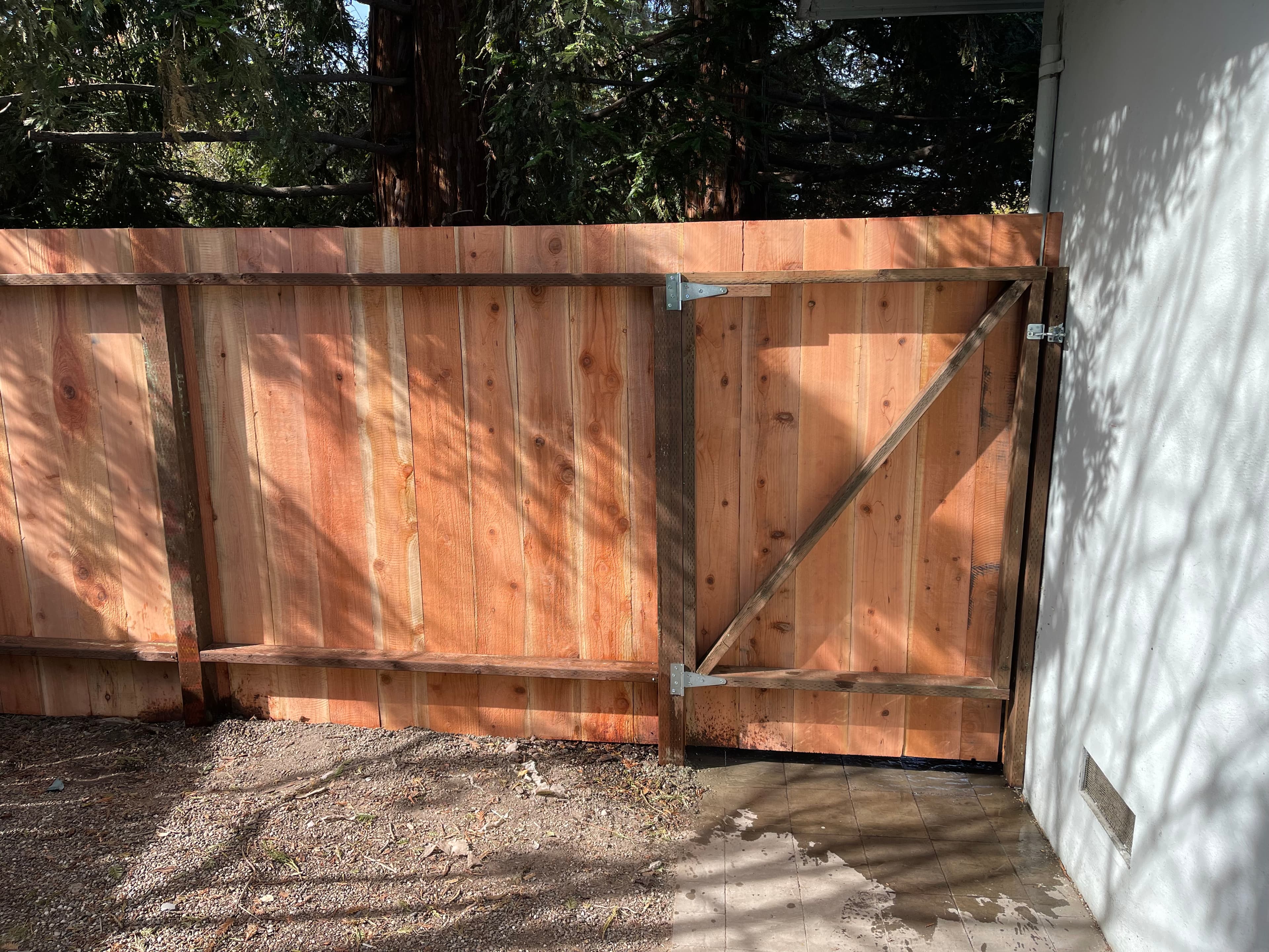 Gate Nail On Flat Top 6' Rear