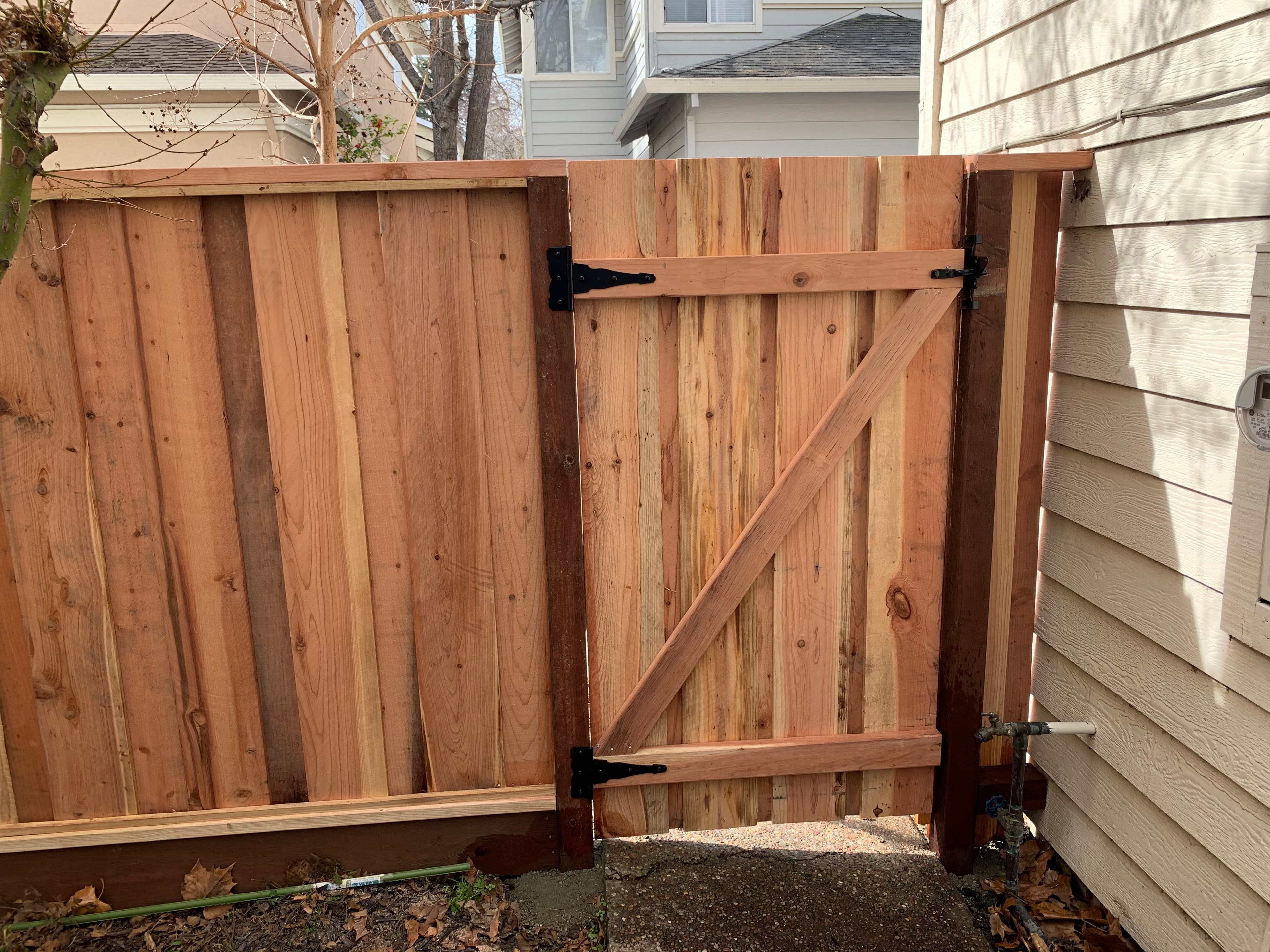 Gate Standard Board On Board 6' Rear