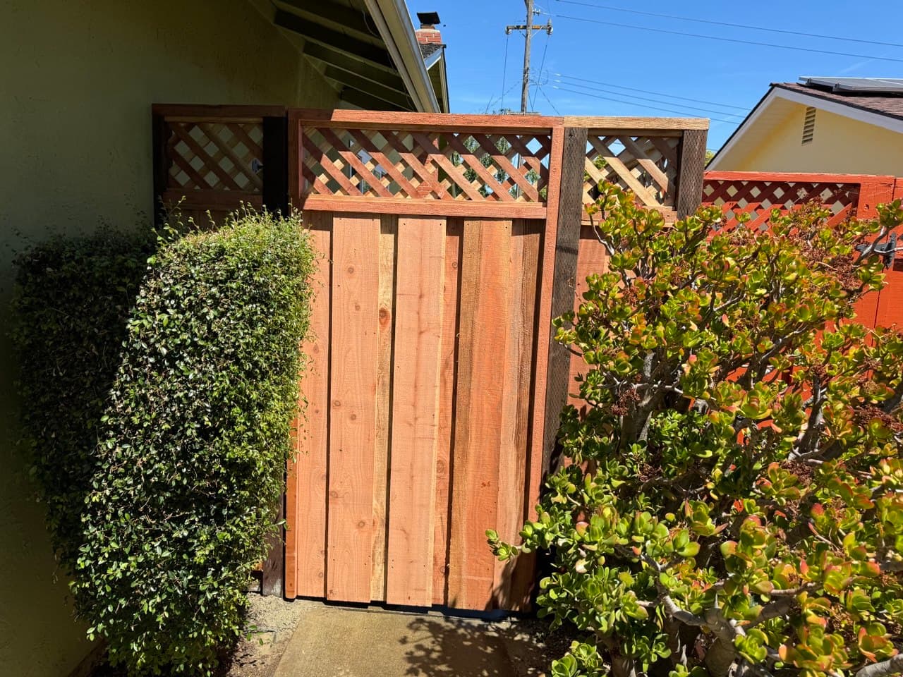 Option 3 6'+1' Board On Board Fence With Diagonal Lattice
