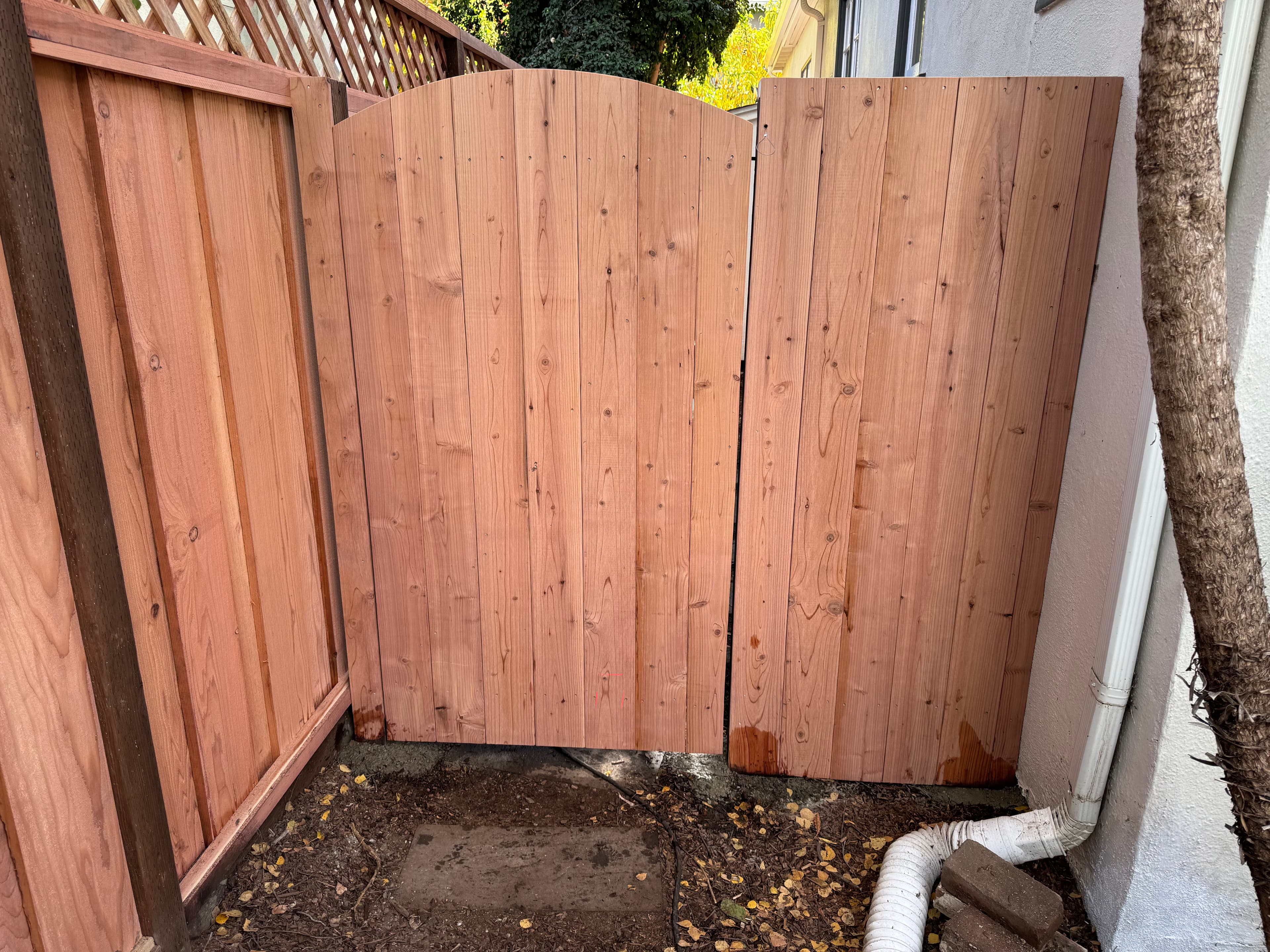 Nail On Arched Top S4S 1x6 Heart Gate 3