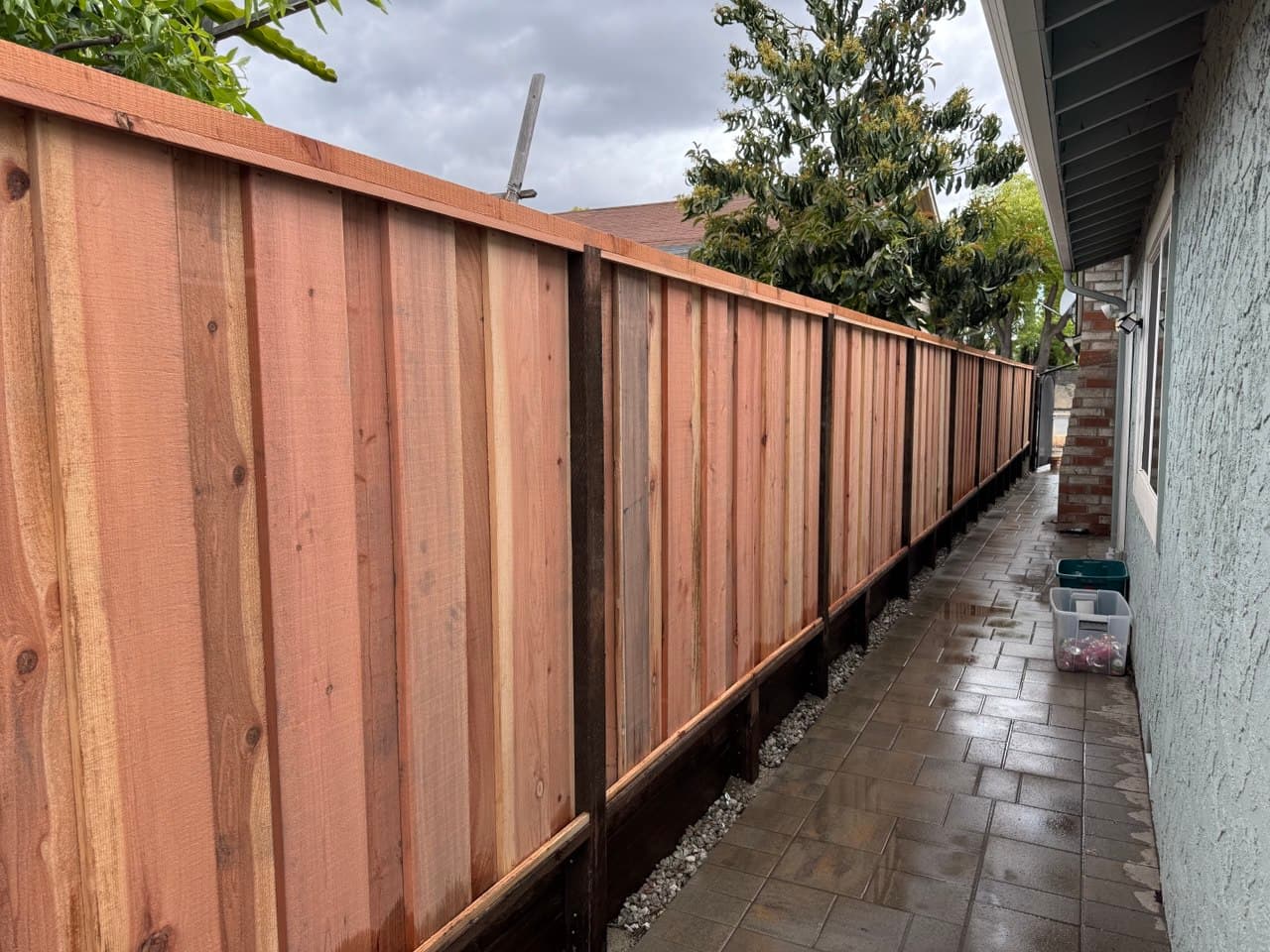6 Solid Retaining Wall Under Pavers Close