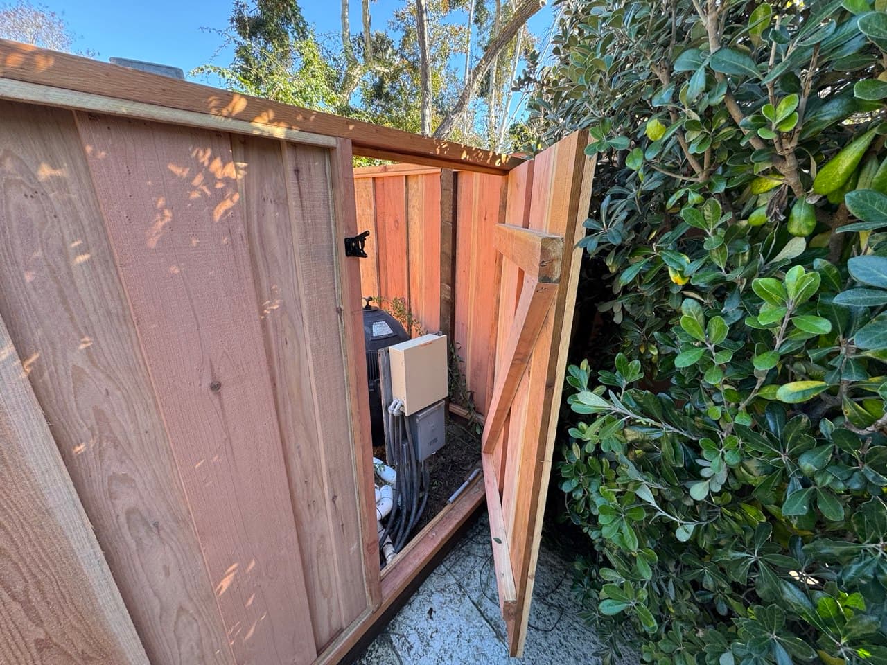 Hidden Gate Open