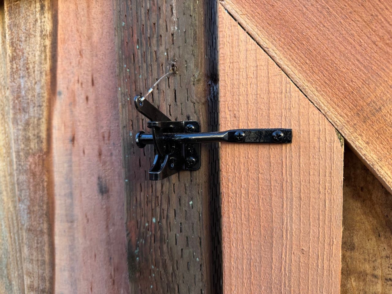 Gravity Latch Inside